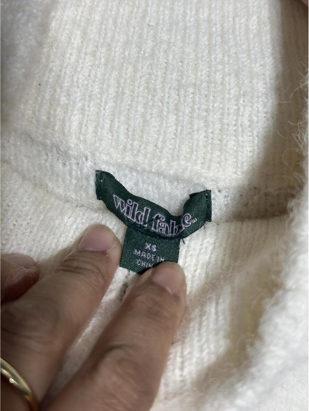 White Fuzzy Zip-Up Cropped Jacket - Picture 4 of 5